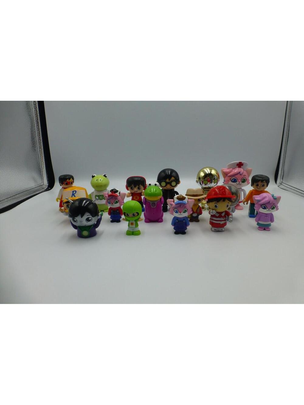 Ryan's World Bonkers Toy Co. Action Figures Mixed Lot 16 Pcs Gus Combo B10